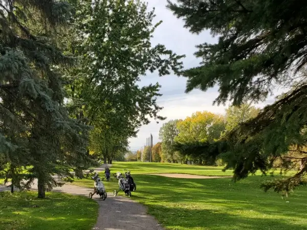 Vue sur le magnifique terrain de golf de Saint-Lambert